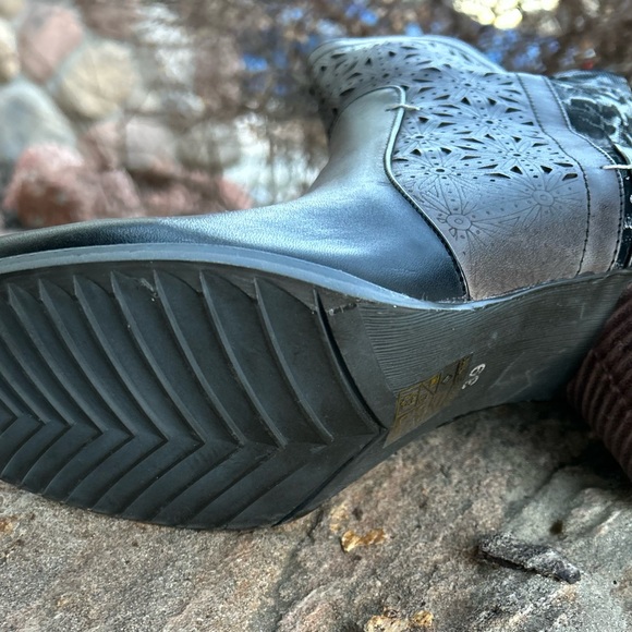 NEW in box L’Artiste booties by Spring Step. Size 8.5 - Picture 7 of 7